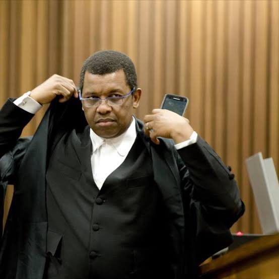 LeighMathys's tweet photo. Happy Sunday my SC @AdvDali_Mpofu 

How it starts           How it ends 

👊🏾👊🏾👊🏾 https://t.co/mCSOc1rbO5