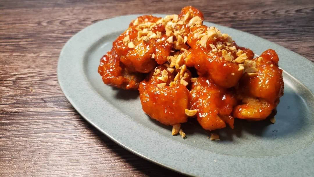 ごはんにとってもよく合いそう！ヤンニョムチキンの作り方！