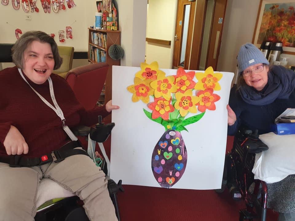 creativemojoMD's tweet photo. Amazing photos of the residents at  @Barchester_care (The Manor Care Home) in #Taunton having completed their recent Daffodil Bouquet 🌼

Available in #Tiverton, #Taunton, #Cullompton, #MidDevon, #WestSomerset https://t.co/gMm8NokxQv