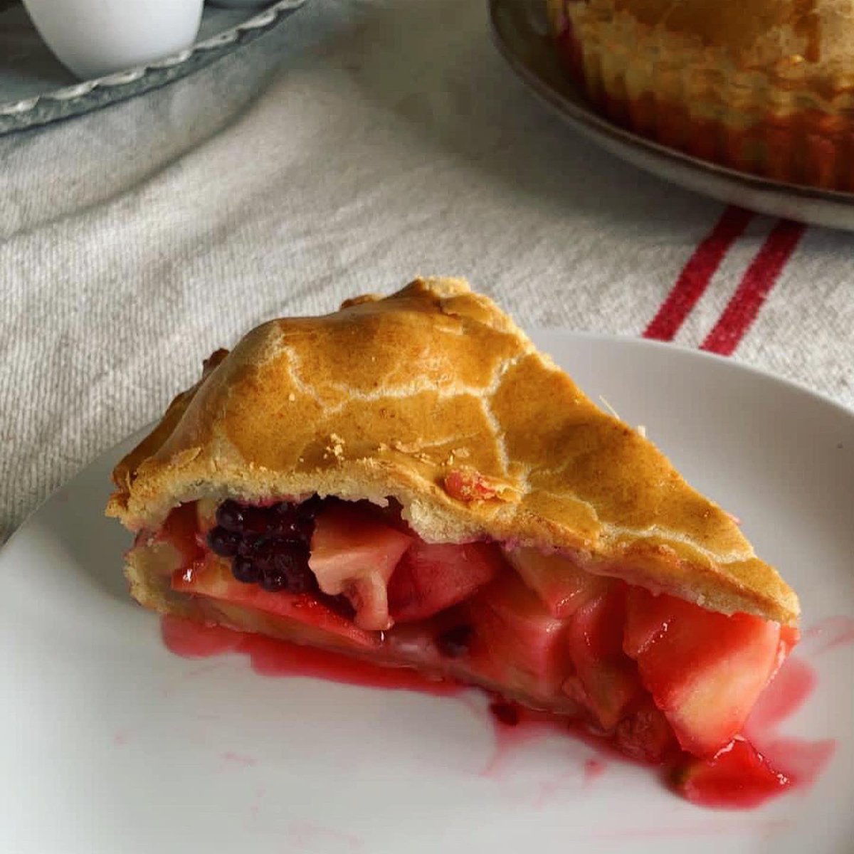 FoodWranglers's tweet photo. Homemade apple pie anyone? #weekend #baking #baker #applepie #pastry #foodie #irish #recipes https://t.co/K1ALROBO1T