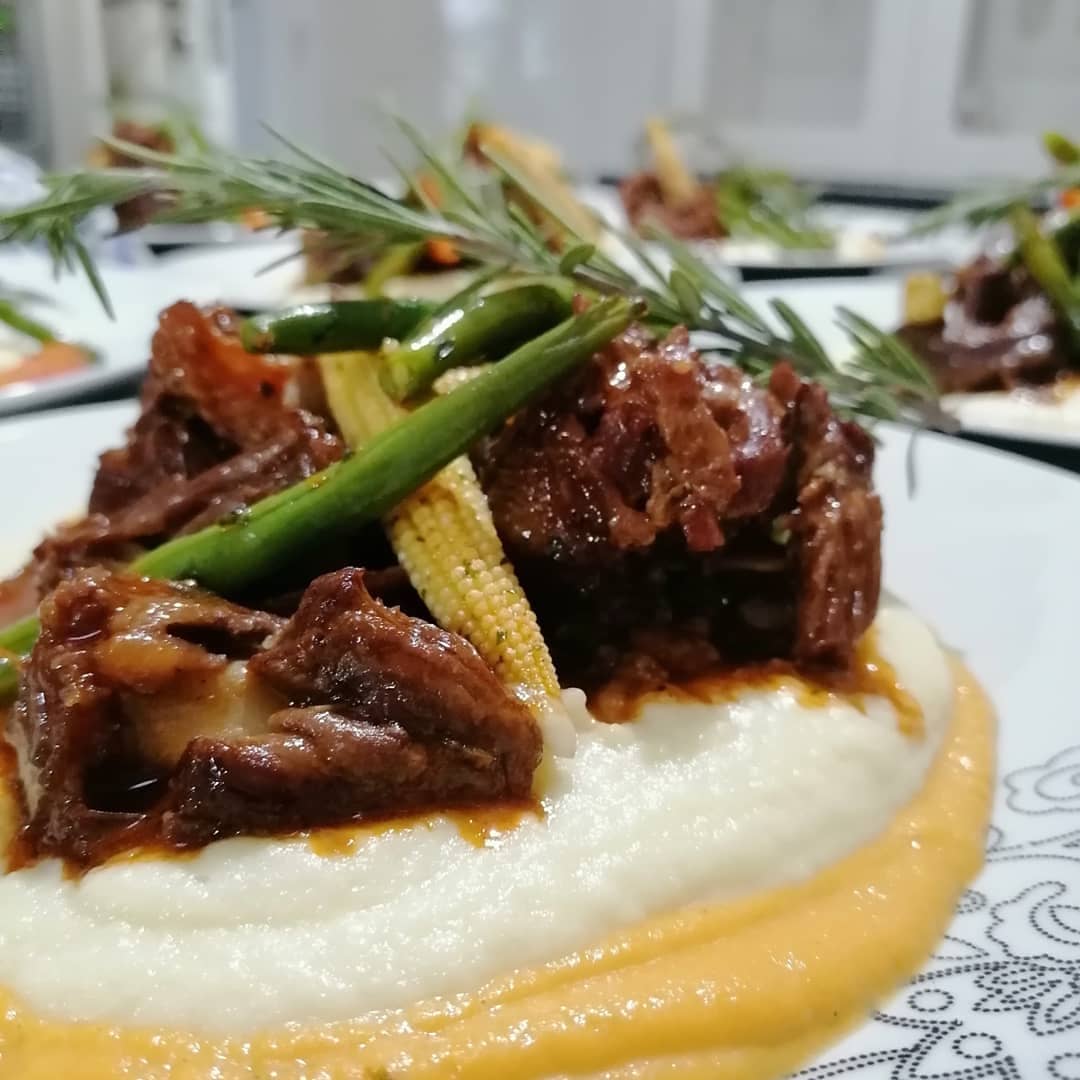 Infusions12's tweet image. Main course with @ChefShivambu last night oxtail on a bed of creamy garlic mashed potatoes, butternut puree and seasonal vegetables #fortheloveofit  #onsiteculinaryexperts #tastethelove #infusions #infusedtable