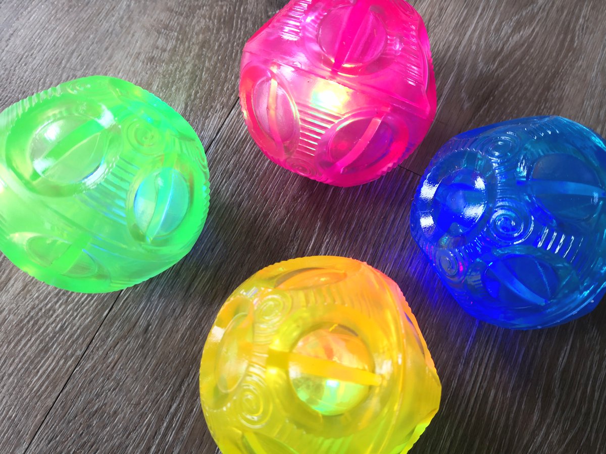 Great fun these good sized flashing balls have a soft rubber feel and irregular bounce to keep the little ones active also great for dark dens. squidlingtoys.co.uk/products/senso…

#UKGiftHour #UKGiftAM #earlyyears #eyfs #sensoryplay #physicalplay