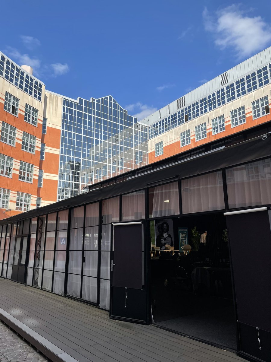 armandfrederic's tweet photo. Fin d’une semaine normale en 2021

Revivez un super événement digital du @clubdelacom_ sur notre chaîne YouTube. 

Bravo à la commission formation &amp; emploi et aux co-animateurs @PHeilbronner et @gloria_frdn 

Le replay ici 👉 https://t.co/ba1DxmhFhu

#communication #Marketing https://t.co/CXbkCqqofT