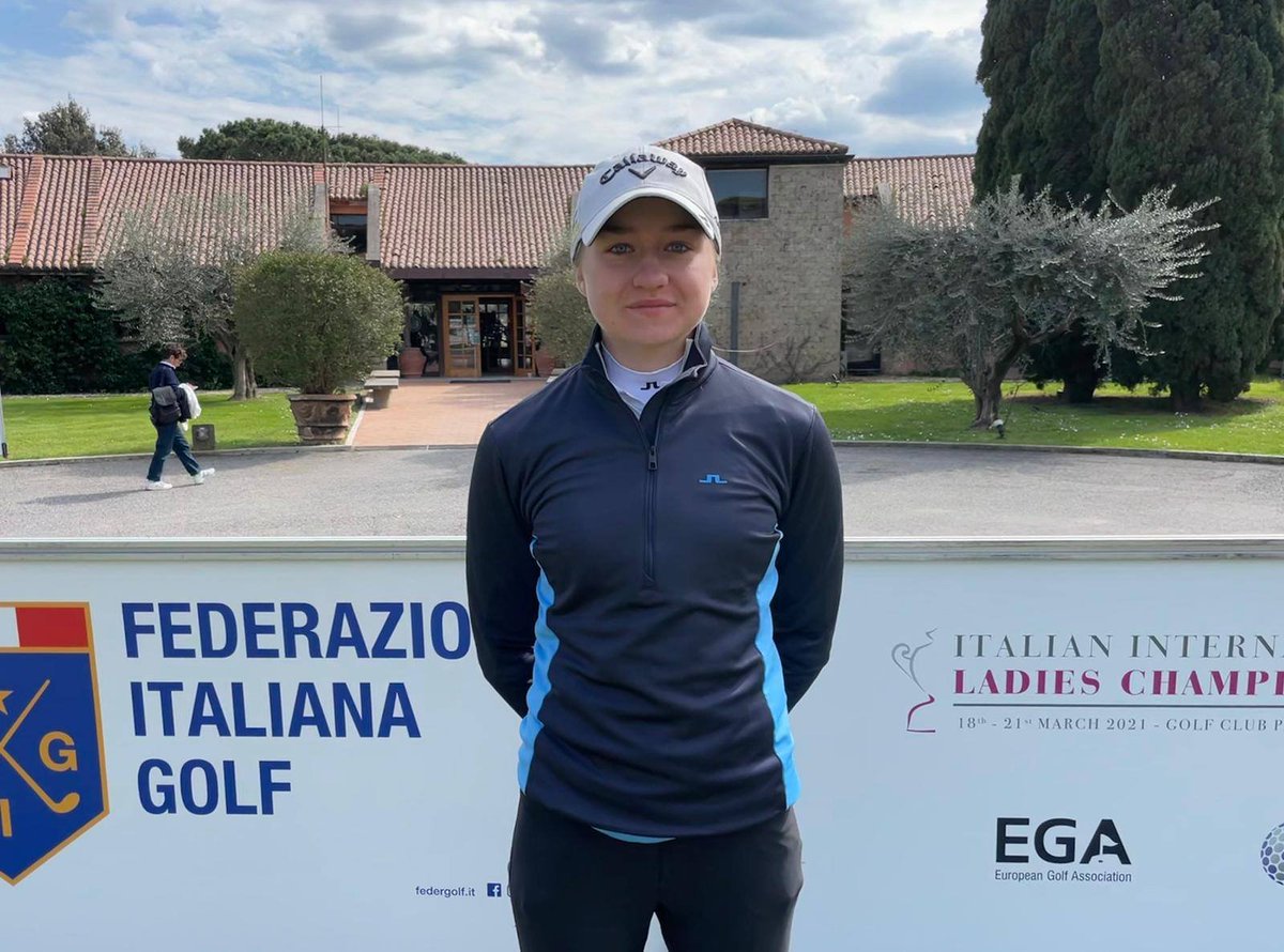GolfChannel_PL's tweet photo. 🏌️♀️ #MajaAmbroziak - młoda, gniewna i perfekcyjna z natury reprezentantka Mazury Golf & Country Club, walczyła w ubiegłym tygodniu w 🇮🇹 Italian International Ladies Championship. Oto jej relacja z Italii. #FlyMaja 🐝
https://t.co/oYE0ytmsfb
#GolfChannelPolska https://t.co/VLibPcwtWu