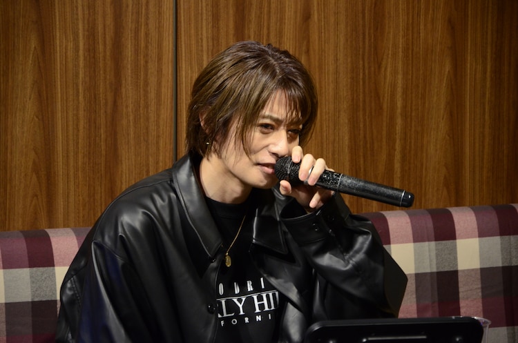 natalie_mu's tweet photo. 【イベントレポート】ゴールデンボンバー鬼龍院翔、ヒトカラ通じてカラオケ文化を応援「自分の曲が誰かの人生の1ページに」（写真41枚）
https://t.co/sxPNyypS5z

#ヒトカラフェス #ゴールデンボンバー #鬼龍院翔 #NoGoD #SHIN #SEESAW https://t.co/tRqwUiDy3J