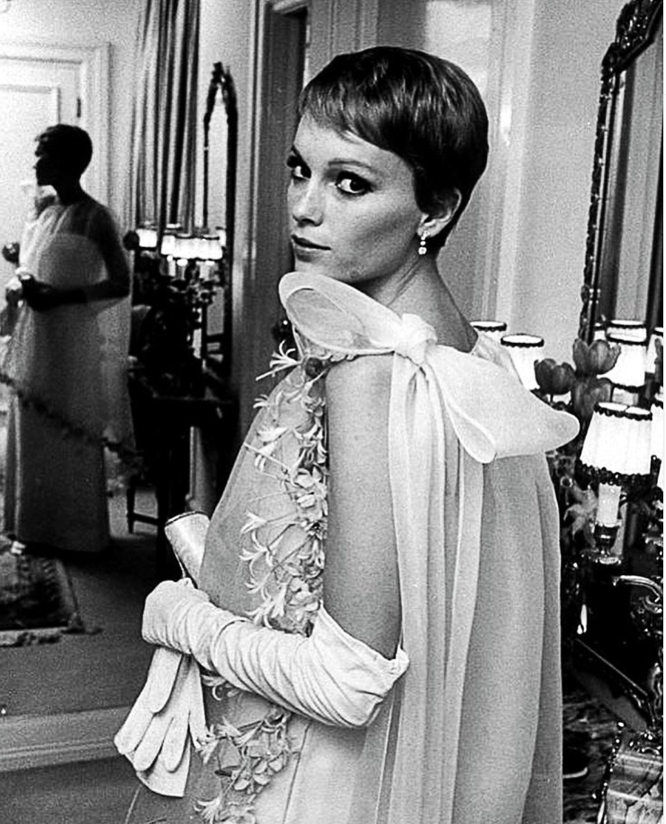 PROVOKRmedia's tweet photo. EXPOSURE: Favorite Shares | Momma Mia @realmiafarrow, to keep reading click the link below.
https://t.co/K2lvCDHBQE
#Exposure #FavoriteShares #MommaMia #MiaFarrow #Actress https://t.co/CWHdNQBrDL