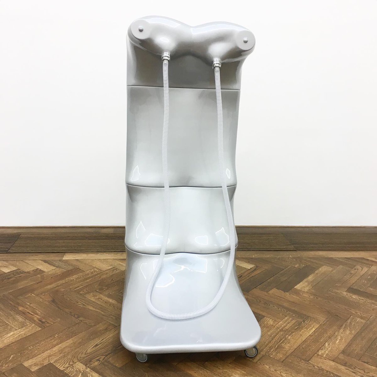 SB_Reimann's tweet photo. Joachim Bandau @KunsthalleBasel Such a pleasure to see so many of his works! Thank you #kunsthallebasel for bringing these important works to #basel #sculpture #joachimbandau #1960s #1970s #bodyextended #bodyandmachine https://t.co/PECyk3SPKH