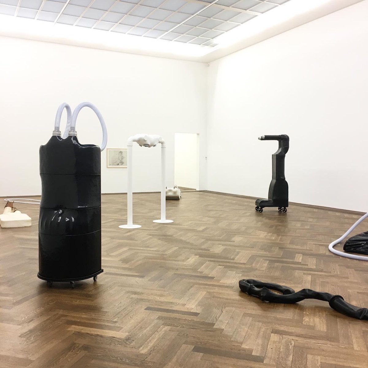 SB_Reimann's tweet photo. Joachim Bandau @KunsthalleBasel Such a pleasure to see so many of his works! Thank you #kunsthallebasel for bringing these important works to #basel #sculpture #joachimbandau #1960s #1970s #bodyextended #bodyandmachine https://t.co/PECyk3SPKH