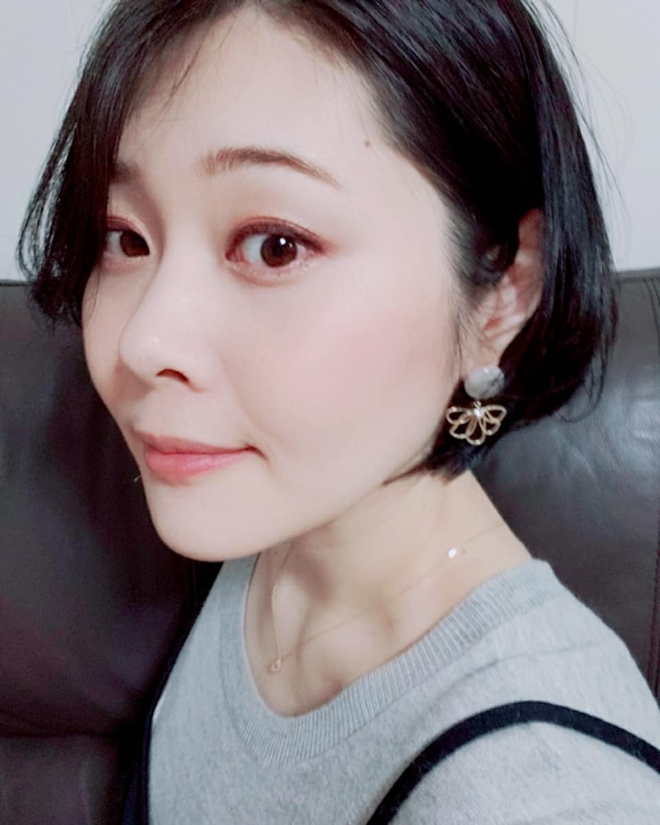 ayaka_916's tweet image. 髪切りました✂️✨
伸びに伸びてたので40cmくらい切ったかな🤣
産前にもう一回くらい切れたらいいけど、どうなるか分からんので、
伸びても違和感の無いスタイルで、4ヶ月くらいもつようにしてもらった♥️

髪乾かすのめっちゃ楽！！✨

#heircat #gallicaminamiaoyama #shortbob