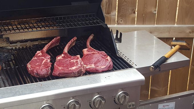 Yabba Dabba Do~! https://t.co/BmCC2jD2J5<a href="/tag/yegpride"class="tags"><span>#yegpride</span></a><a href="/tag/yegprideparade"class="tags"><span>#yegprideparade</span></a><a href="/tag/edmontonpride"class="tags"><span>#edmontonpride</span></a>