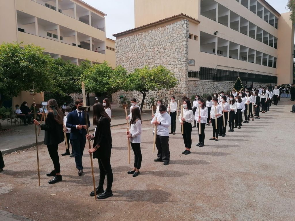 SantaRosa_Lima's tweet photo. #SemanaSemana2021⚜️|
El pasado #ViernesDeDolores celebramos el tradicional Vía Crucis en los patios de nuestro colegio. Una vez más, nuestro alumnado ha participado acompañando a Nuestro Señor Jesucristo, reflexionando y orando en el final de la Cuaresma https://t.co/pp0owxDbCI