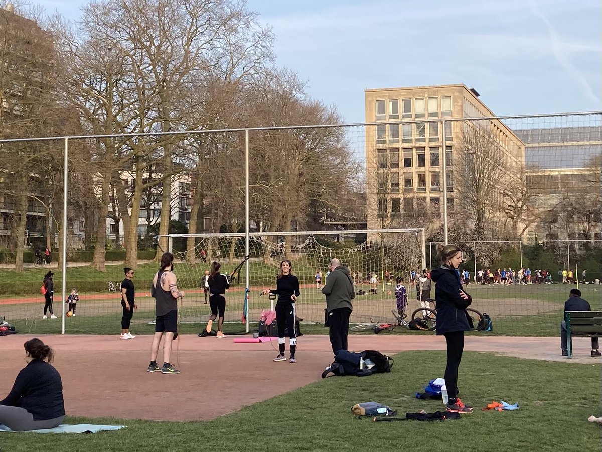 SeanKellyMEP's tweet image. I can’t understand how countries in level 5 #lockdown can have totally different rules esp. for sport. No kids games in Ir.! Yet, from dawn to dusk I see games &amp;amp; training non stop, by kids &amp;amp; adults in #Brussels , #soccer  #basketball etc.Where is the science ?   #NPHET @HSELive