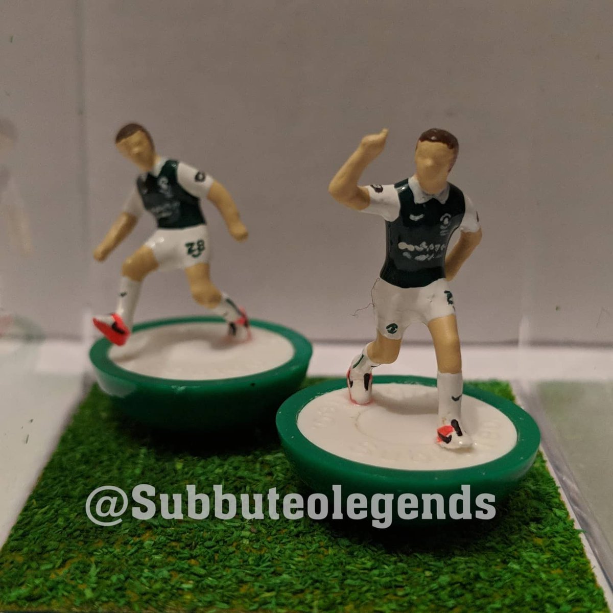 subbuteolegends's tweet photo. Figure no. 44
Player: Anthony Stokes
Team: Hibernian
Moment: Hibs 3-2 Rangers 2016 Scottish cup double goal scorer Anthony Stokes 
#hibernian #scottishcupfinal2016 #anthonystokes #Subbuteo #Subbuteolegends #subbuteoart #handmade #hobby #handpainted #football #tablefootball https://t.co/GNkLozpA6O
