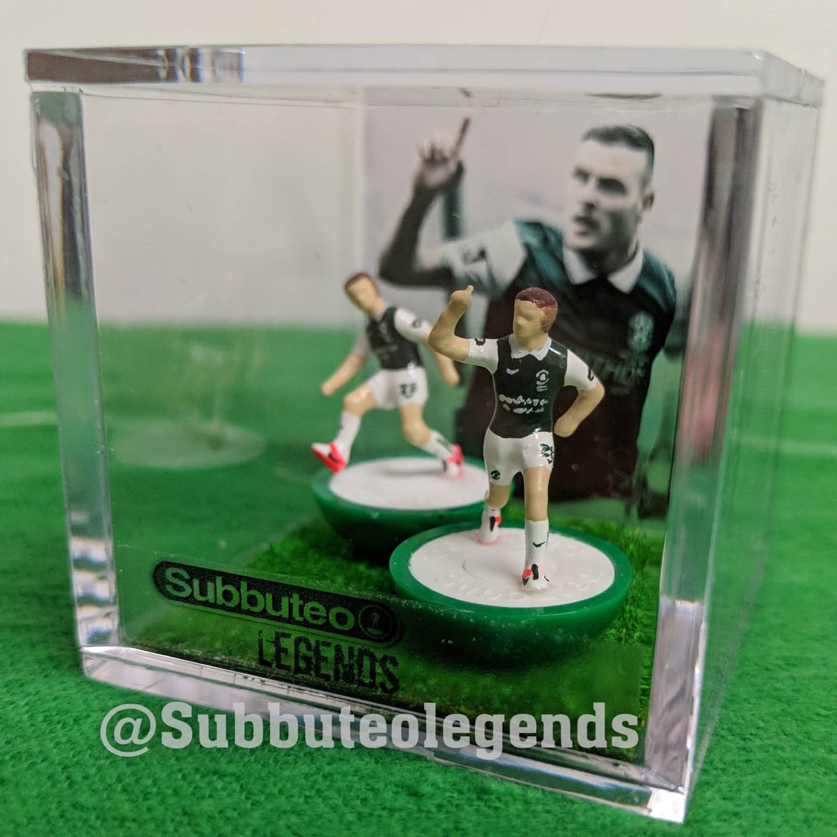 subbuteolegends's tweet photo. Figure no. 44
Player: Anthony Stokes
Team: Hibernian
Moment: Hibs 3-2 Rangers 2016 Scottish cup double goal scorer Anthony Stokes 
#hibernian #scottishcupfinal2016 #anthonystokes #Subbuteo #Subbuteolegends #subbuteoart #handmade #hobby #handpainted #football #tablefootball https://t.co/GNkLozpA6O