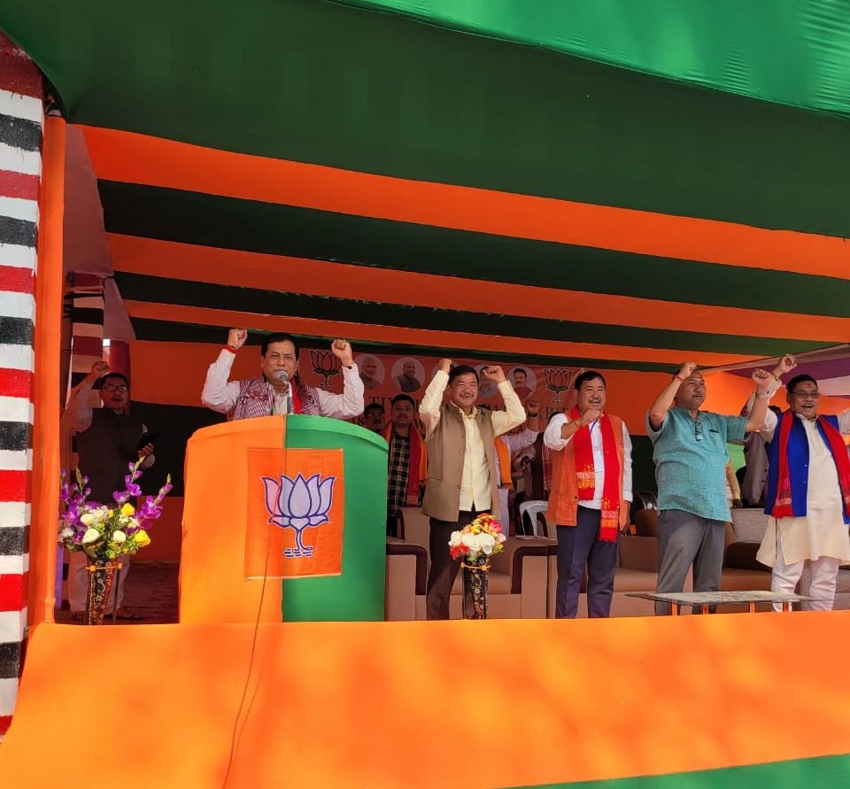 BJP4Assam's tweet photo. #BJPOnceMoreInAssam seems imminent at #Howraghat as CM Shri @sarbanandsonwal campaigns for Shri Dorsing Ronghang, BJP candidate for #AssamElections2021. 

People's support is clearly with @BJP4India. 

#AssamElections2021 https://t.co/wkQ2Wva4Ek