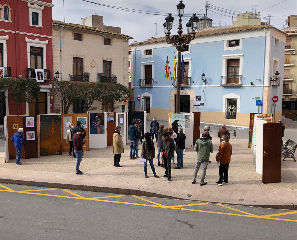 CasadelaCvltvra's tweet photo. Domingo de pre-FIC. Domingo de cultura en Villena. A punto de comenzar el recital de poesía.
#fic #prefic #villena #kakv #amaliogran #poesia #arte #pintura #artecontemporaneo #villenafortalezamediterranea #culturasegura https://t.co/a7AdIkFL4q