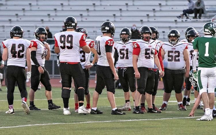 KEN_MEIR's tweet photo. Some great pics from the Homestead game by Butch Garcia #football #footballrecruits #footballrecruiting #scval #highschoolfootball #gunnfootball @Gunn_Ball_Coach @coachkeith_1k https://t.co/uhiPbJbL1G