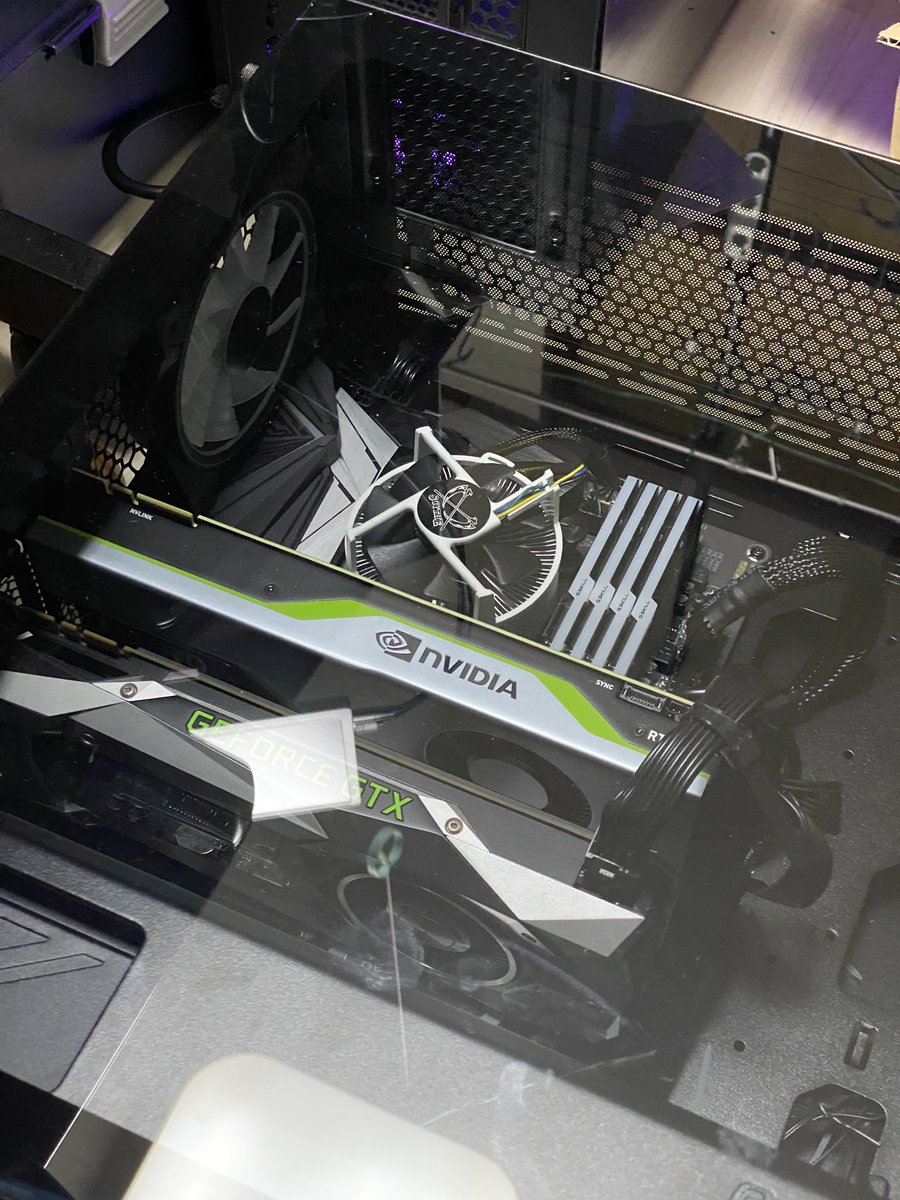 make_pcs's tweet photo. @captain_horn @GIGABYTE_News @GIGABYTEJAPANNB 

これが私のマシンたちです。
#GIGABYTE #AORUS
#AERO #Designare https://t.co/5SCkCz68Na