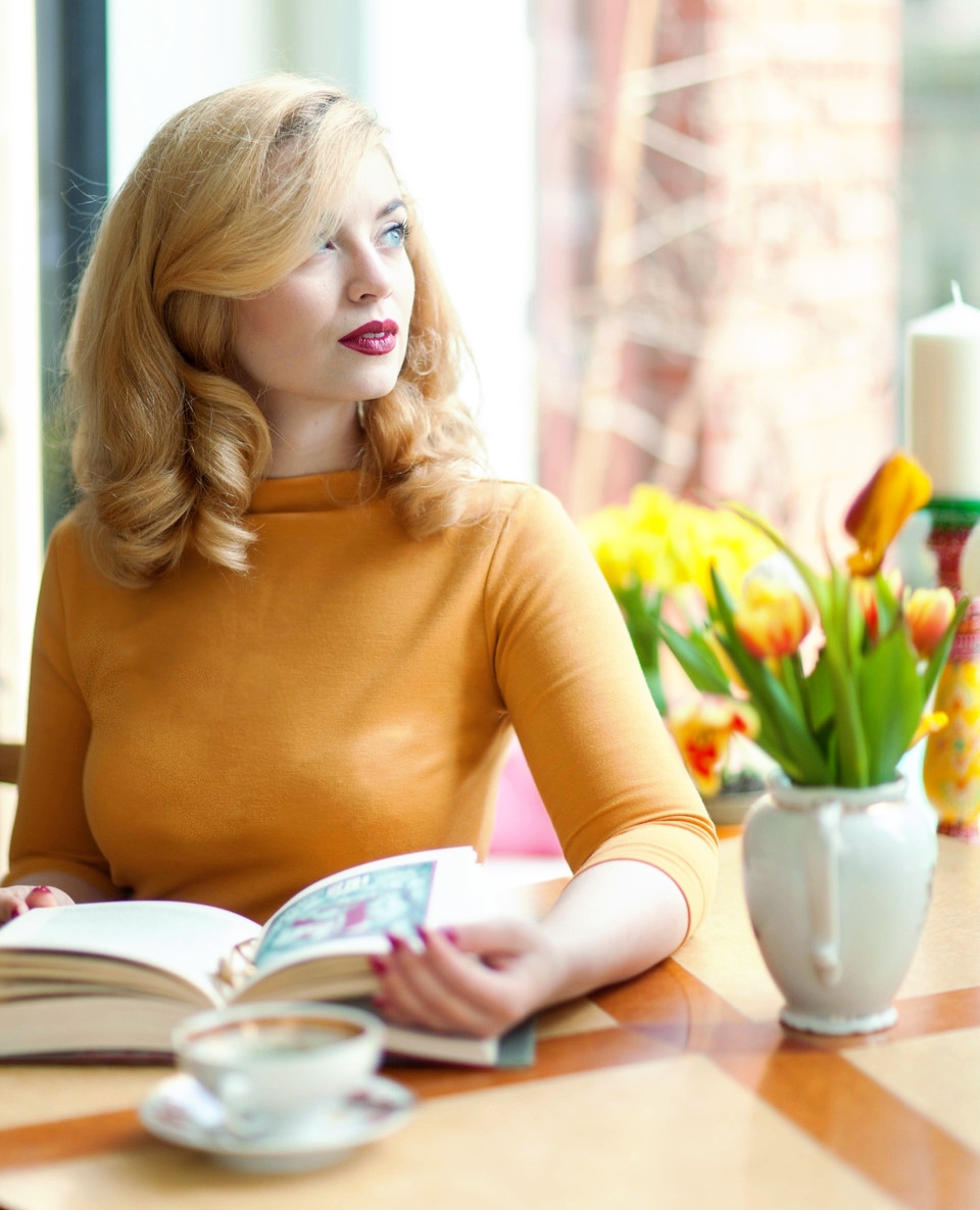 VivOfHolloway's tweet photo. Spring Blooms 🧡
It's the time to bloom pretty and what better way to do it than with a gorgeous Slash Neck Top?
Made in London 🇬🇧 #vivienofholloway
#1950stop #50sslashnecktop #vintagetop #mustardtop https://t.co/XEqFdZ9UmC