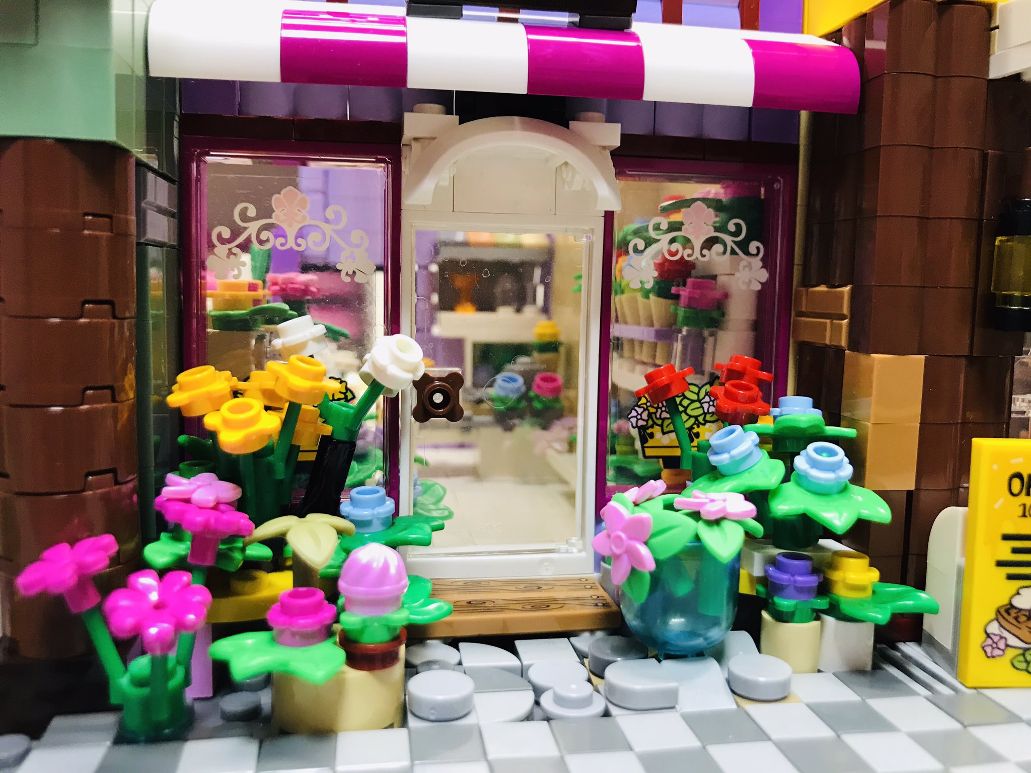 Vanilla 今日の進捗 お花屋さんの内装 Lego レゴ T Co N6qzloihm0 Twitter