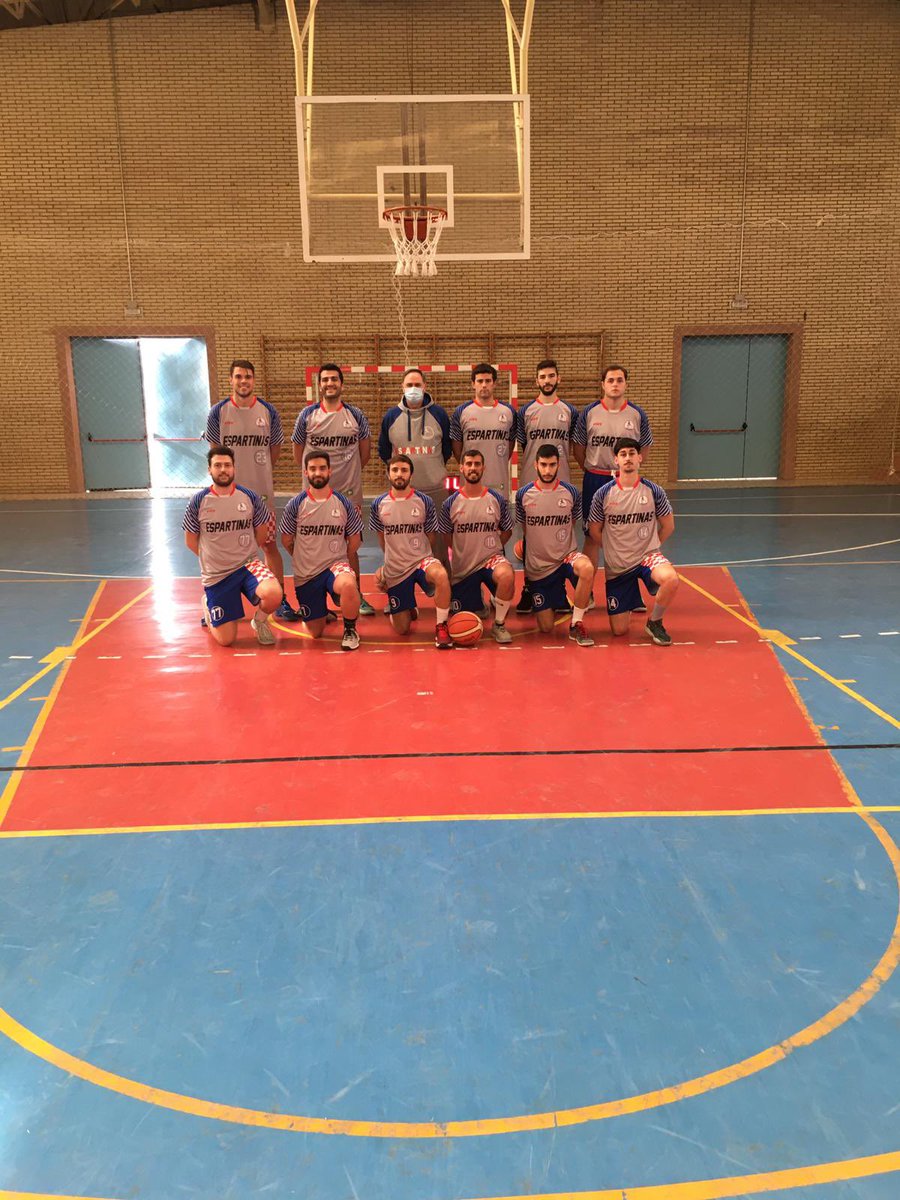 BaloncestoCDAS's tweet photo. En la tarde de ayer #sabado, nuestro equipo senior masculino perdió en #lebrija pero seguimos creciendo como equipo.
#tartessoslebrija 5️⃣9️⃣
#cdasEspartinas 4️⃣6️⃣
#cdas #espartinas #baloncesto https://t.co/kcXMMTCxN5