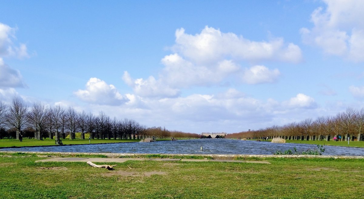 BaderMalan's tweet photo. No #tankards here please! Locked water, blue skies, breezy chilly but beautiful walk near #HamptonCourt (just in the distance). Roll on #29thMarch
@birdyandblue @aclockworkcity @pathfinder_pm @Culvertons @silveranvil1 @LetterboxLangu1 @4seasons_uk https://t.co/VHZlaR0NgX
