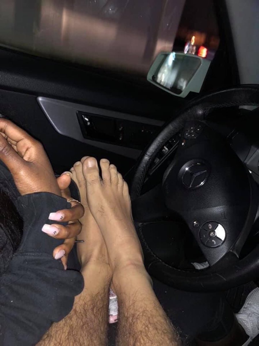FacundoXXII's tweet photo. Parked car conversations >>> https://t.co/ZMzCN3J4BA