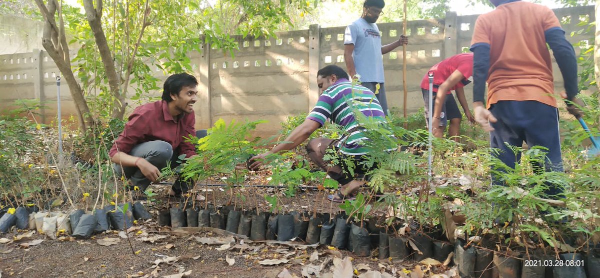 ReedowCharity's tweet photo. இன்று காலை நமது மரக்கன்றுகளுக்கான நாற்றாங்காலில் பராமரிப்பு களப்பணிகள் நடைபெற்றது இந்த நாற்றாங்கால் வணிக நோக்கமற்றது.இது நாம் வாழும் நிலத்தின் பசுமையை,பல்லுயிரிய வளத்தை, மனிதர்களின் ஆரோக்கியத்தை மேம்படுத்தும் வகையில் உருவாக்கப்பட்டு வருகிறது.
வாருங்கள்!நமது நிலத்தை மேன்மைபடுத்த.. https://t.co/ahUG8nQgfK