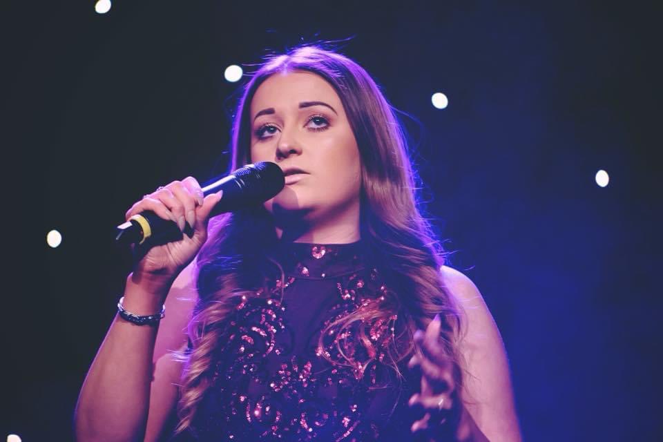Throwback to times like these! 🎤🎶 #OnTheStage #LovingLife #DoingWhatILove #MyEverything 💕