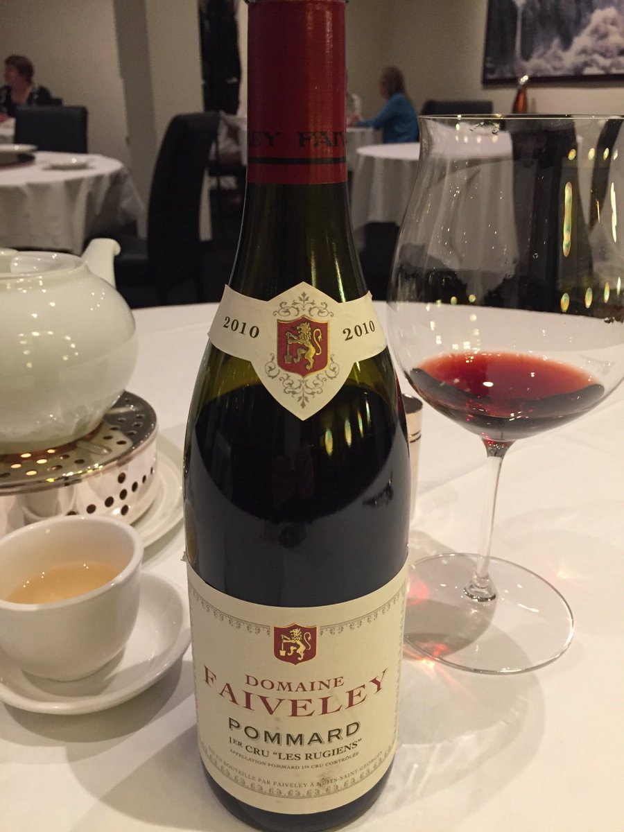 DirkBromley's tweet image. Checking this one out. #MeeWha #Hobart Tasmania. Doing some lobster.#spoilt