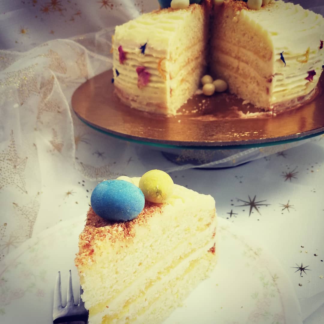 culinarytalks's tweet photo. The Palm Sunday begins The Holy week of #Easterbake. Have a great one! Vanilla & lemon curd cake inspired by @chetnamakan https://t.co/q9c6KKGQtt