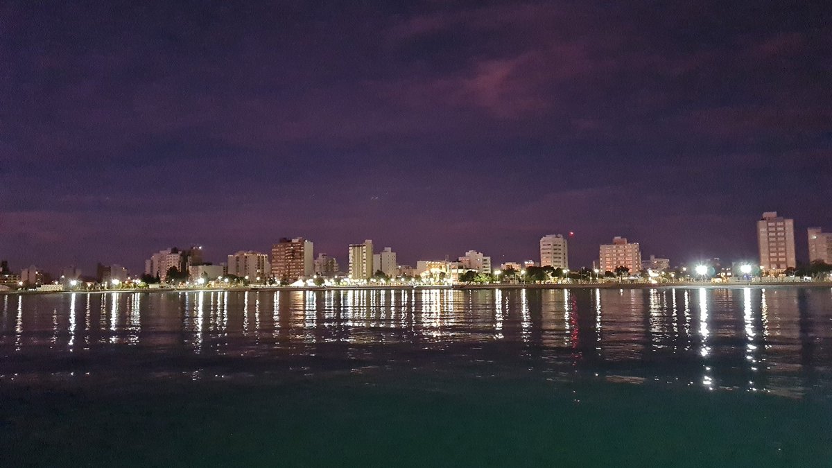 Amanece el domingo en #Madryn #Chubut #LaMasLinda...