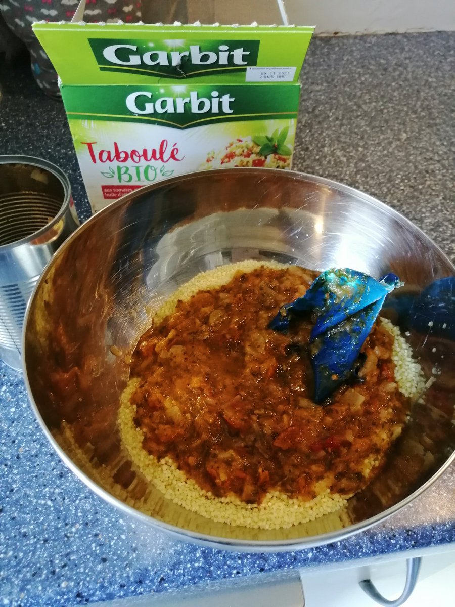 Shivaneth's tweet photo. #garbit #plastique #taboule #beurk https://t.co/SMtUlJWh5A