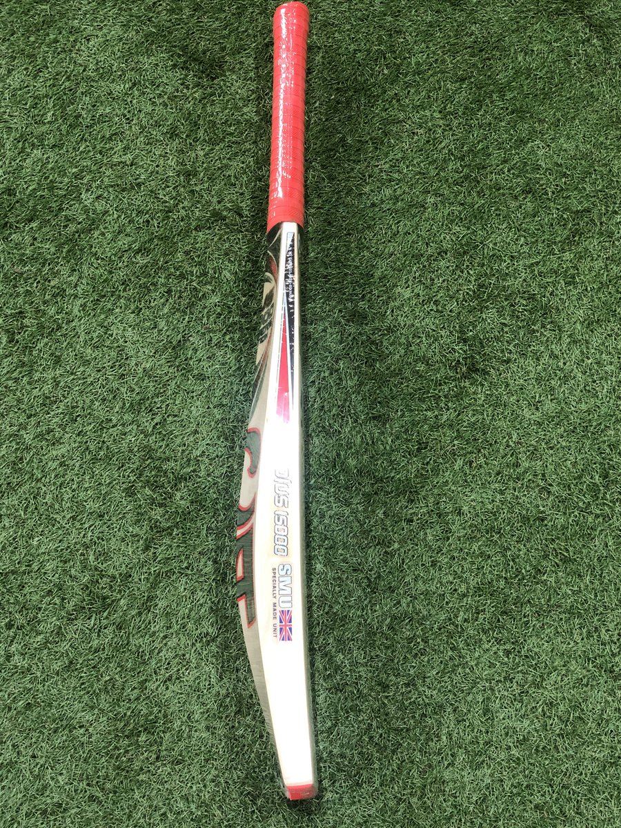 Allthegear99's tweet photo. CA Plus 15000 Players Edition 7 Star #Cricket #Bat

Expertly prepared from the Best English Willow.
Round handle.
Minimal Concaving.
Mid Sweet Spot.

Weight: 2lb 11oz
Edges: 40mm
Grains: 8

#bestbats #allthegear #tcs #ca #pingkings #playeredition https://t.co/jo2k3VK72F