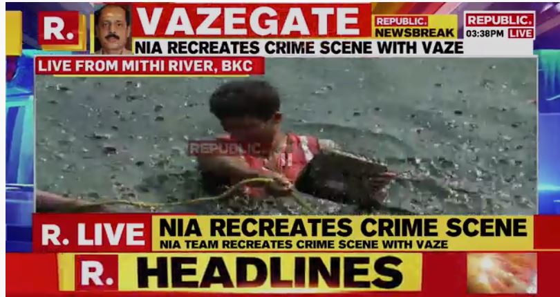 #LIVE | NIA sends in divers to retrieve evidence allegedly destroyed at BKC's Mithi river; takes ex-Mumbai API Sachin Vaze for crime scene recreation

Watch live here: republicworld.com/livetv.html