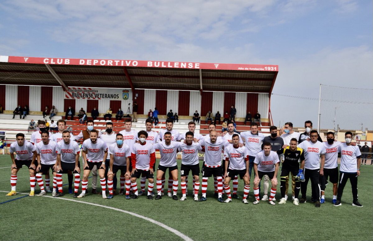 bullense1931's tweet photo. Nuestro equipo luce una camiseta que pone #ÁnimoDario.
Mandamos el mayor de los ánimos a nuestro portero  @AmorPalazon 
¡Estamos todos contigo Darío!
 #Juntosalapar https://t.co/egYSQpbvnM