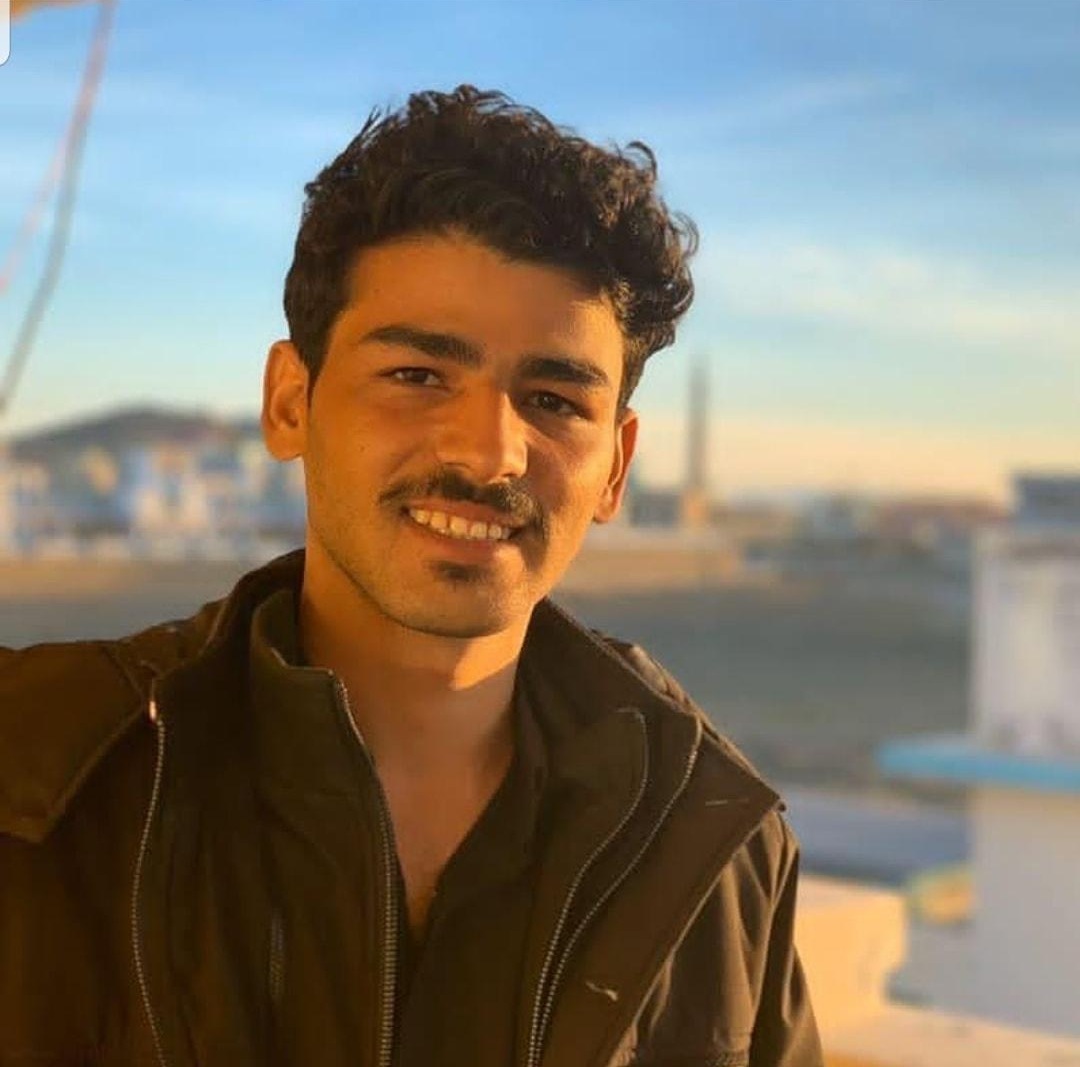 Jam__Baloch's tweet photo. Pakistani intelligence agencies have abducted Syed Hasil, who has thalassemia and needs daily medication. If he doesn't get treatment in time, he will suffer a lot. We appeal to world and Baloch community to please play your due role for his immediate release. #SaveSayadBaloch 🙏 https://t.co/vxHdjSNKIl