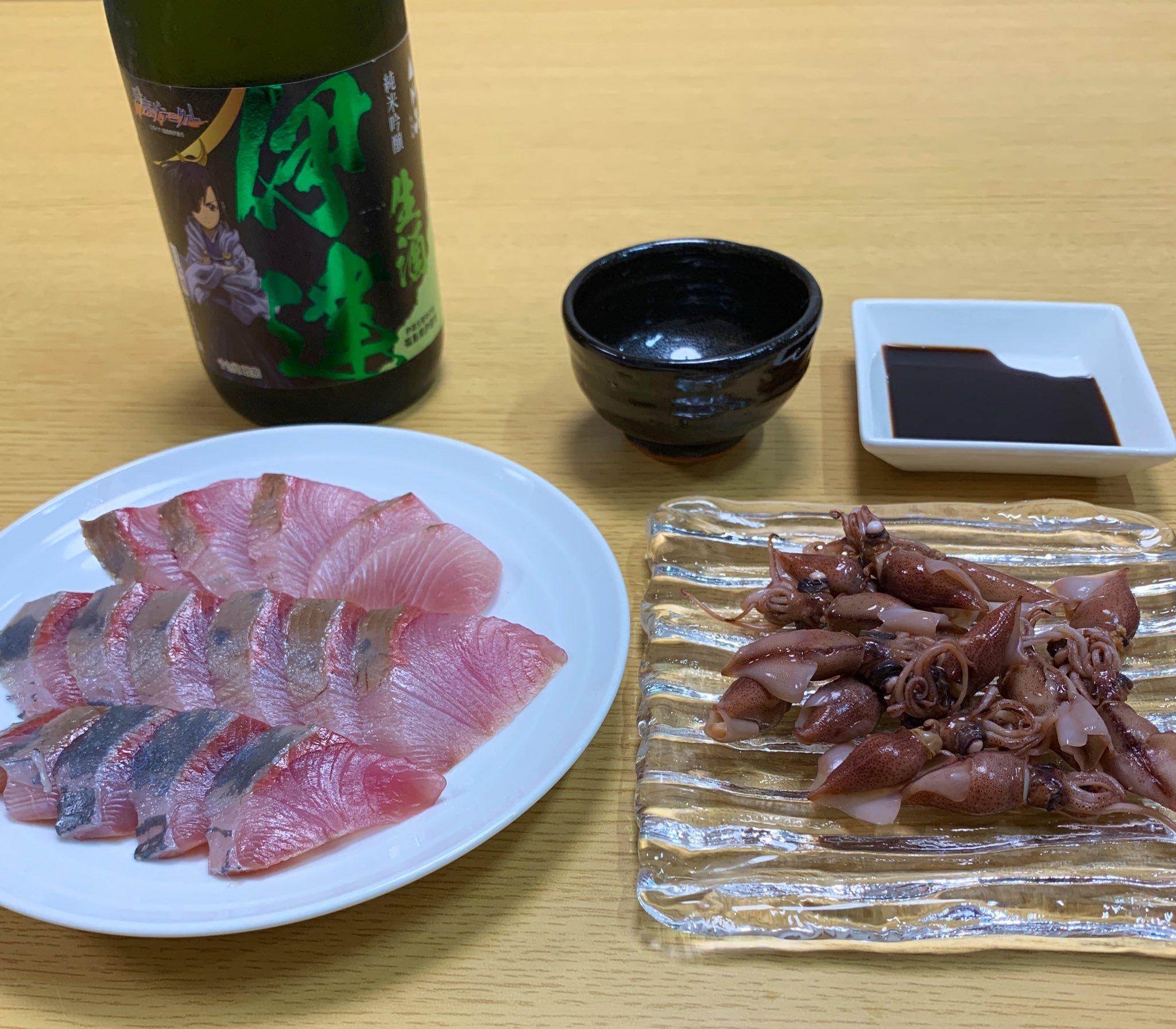 تويتر Matsuo0 على تويتر 今日の晩酌 お酒 純米吟醸 伊達 肴 イナダの刺身とホタルイカ イナダは味 がしっかりしていて且つ脂が乗り過ぎていなくてさっぱり美味しい ホタルイカは繊細な味が良いので 醤油よりポン酢の方が合いました 海鮮と日本酒の組み合わせ最強