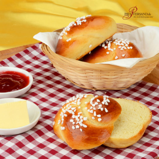 Mhmmm… wie gut das doch aus dem Ofen duftet! Frisches, selbst gebackenes Gebäck ist die perfekte Ergänzung zum Osterbrunch. 🐰☕ Uns... 
pati-versand.de/brot-broetchen…