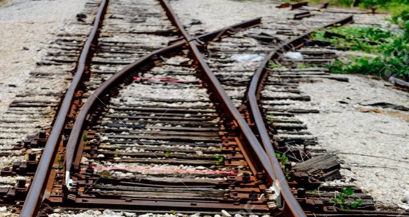 💪 El poble actua, el govern acata.
❌Prou autonomía, DUI ja!
🚄 Tallem amb Espanya, el règim opressor.

✊ Desobediència i independència.