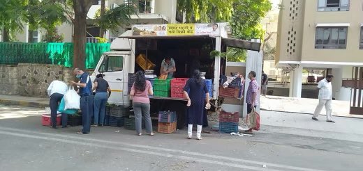 MumbadeviPraja's tweet photo. Ref pic #GroceryVan model is winning in Bandra-W by @ShelarAshish.
Request-@mybmc @mayor_mumbai
To introduce a similar model at appropriate location in #Dadar #Dongri #Kalbadevi #NullBazar #MohammedAliRd #DoTaki #MadanPura #Byculla
CC @Pravinpadwalips @vishwasnp @Kamlakar_Shenoy https://t.co/8ypyWc9Tl4