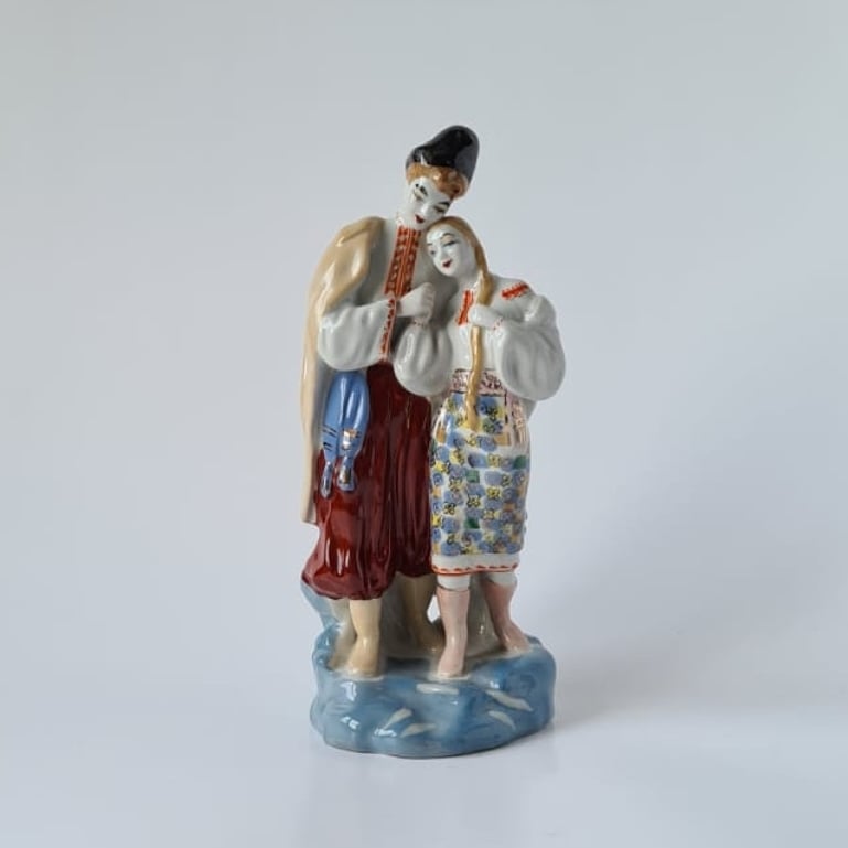Collectable Curios' item of the day... Vintage Russian Man and Woman Figurine.
collectablecurios.co.uk/product/vintag…

#RussianManAndWomanFigurine #ManAndWomanFigurine #ManAndWoman #Russian #Figurine #Man #Woman #Market #NorthernIreland #Ireland #Belfast #Antiques #Collectables #Vintage #Curios