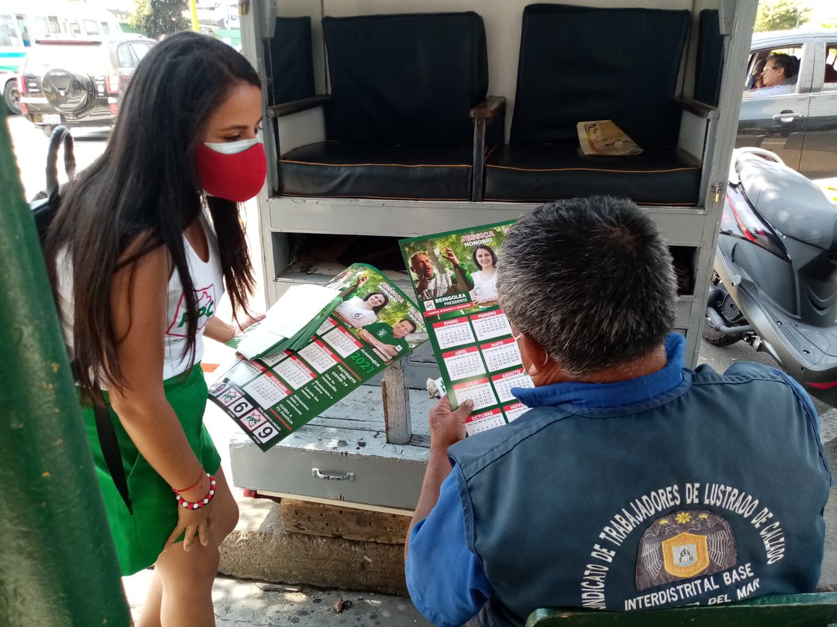 JHonorioVidal's tweet photo. Ayer estuve recorriendo Magdalena del Mar, escuchando a los vecinos y diciéndoles que voten con convicción y sin miedo, no existe el voto perdido si nuestro voto es bien evaluado y pensado. ¡Vamos dar el golpe Perú! 🇵🇪💚
#MenosFloroMásChamba #MejorBeingolea #VotoInformado https://t.co/6Rgn4ZwCBW