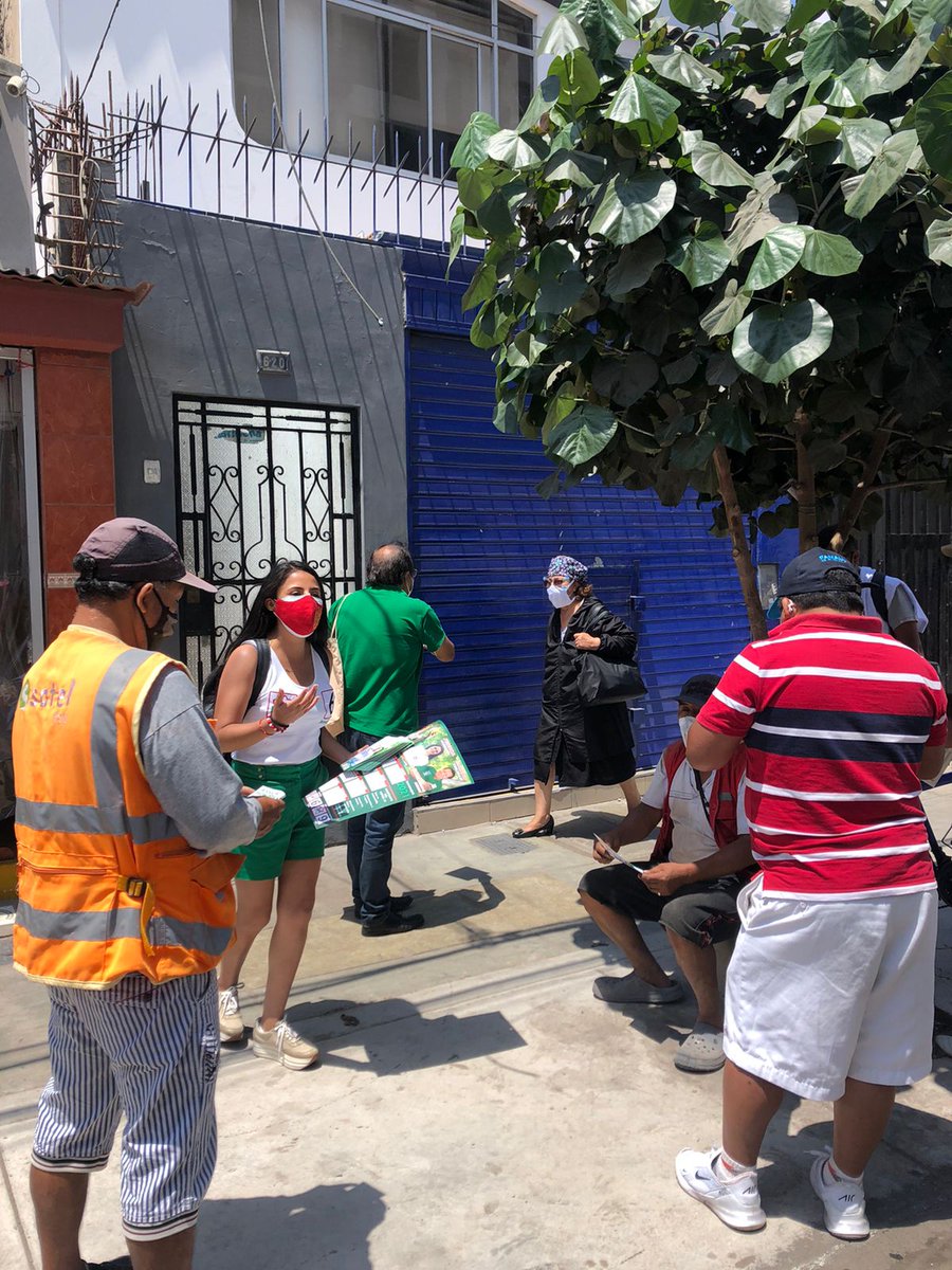 JHonorioVidal's tweet photo. Ayer estuve recorriendo Magdalena del Mar, escuchando a los vecinos y diciéndoles que voten con convicción y sin miedo, no existe el voto perdido si nuestro voto es bien evaluado y pensado. ¡Vamos dar el golpe Perú! 🇵🇪💚
#MenosFloroMásChamba #MejorBeingolea #VotoInformado https://t.co/6Rgn4ZwCBW