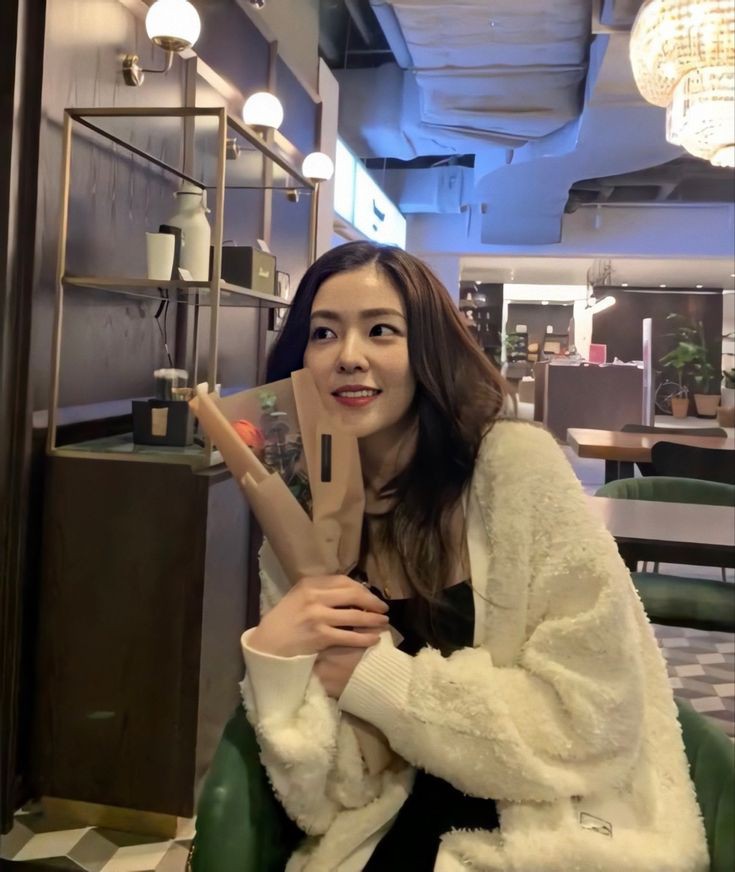 picsofjoohyun's tweet photo. girlfriend material 

#HappyIreneDay
#Our329WishesforIrene
#오늘_현탄절_헌법에_나와있대요 https://t.co/PTbQI6Mlam
