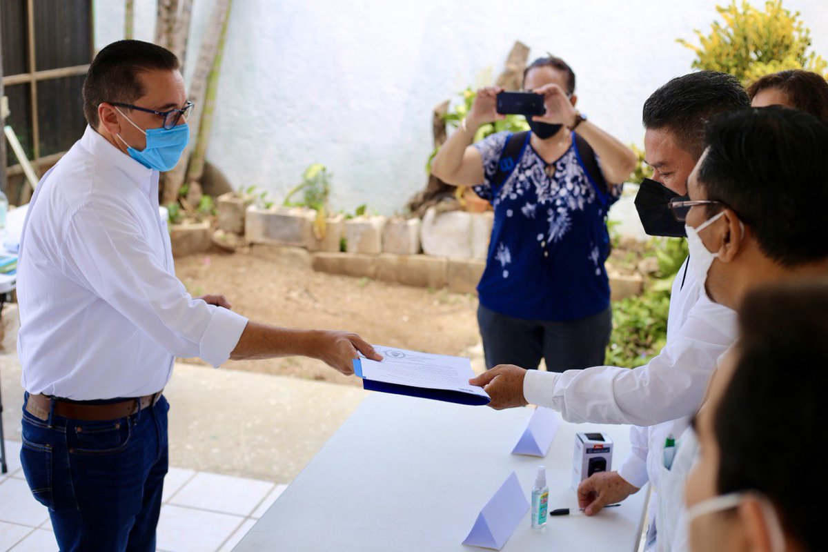 victorlozanop's tweet photo. Me registré como candidato a Diputado Local del #PAN por el IV Distrito porque tengo la seguridad que junto con ustedes, saldremos adelante de estos tiempos difíciles. https://t.co/HQRMKFQgsJ