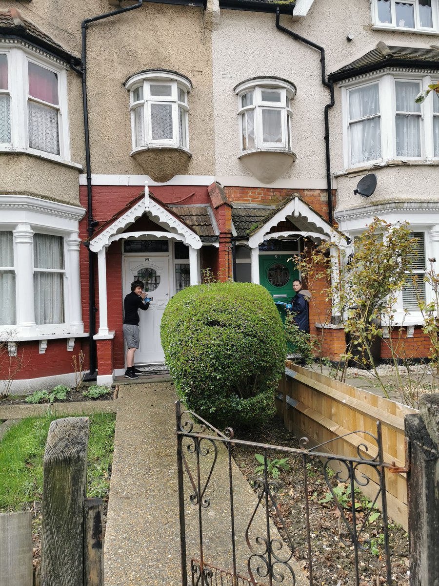 ToktasNabi_Eng's tweet photo. Continuing weekend deliveries for @ShaunBaileyUK #FreshStartForLondon
#VoteBlue2022
Thank you @CllrCalland & @TMytton90 for delivering in #Furzedown
#VoteLouise https://t.co/VGxE7OHAIU