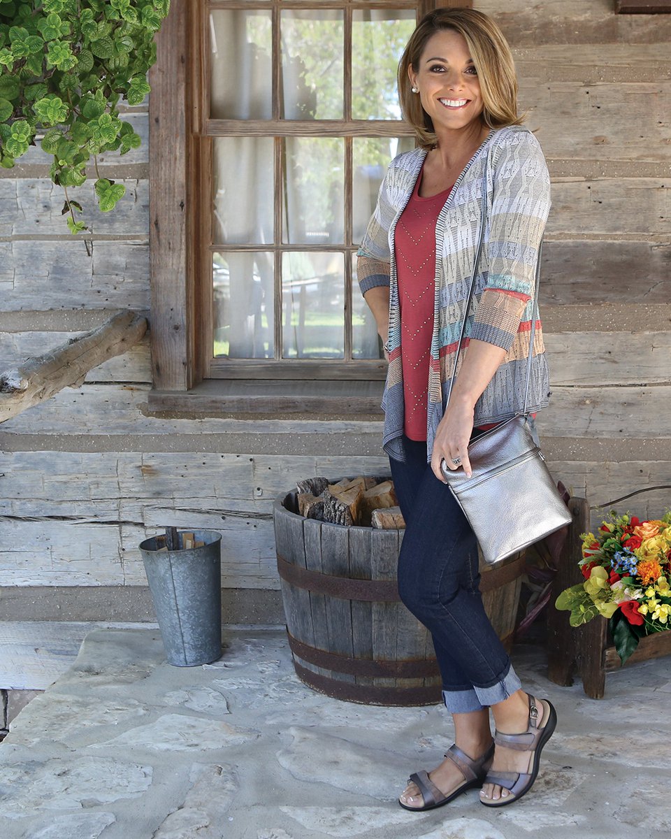 SASshoemakers's tweet photo. Five-star sandal worthy of all your spring adventures! The Nudu sandal is an all-time customer favorite. #SASshoes #stylefeelsgood
Shop Nudu: https://t.co/QgpQxhVQpQ https://t.co/32W0sEfHlV