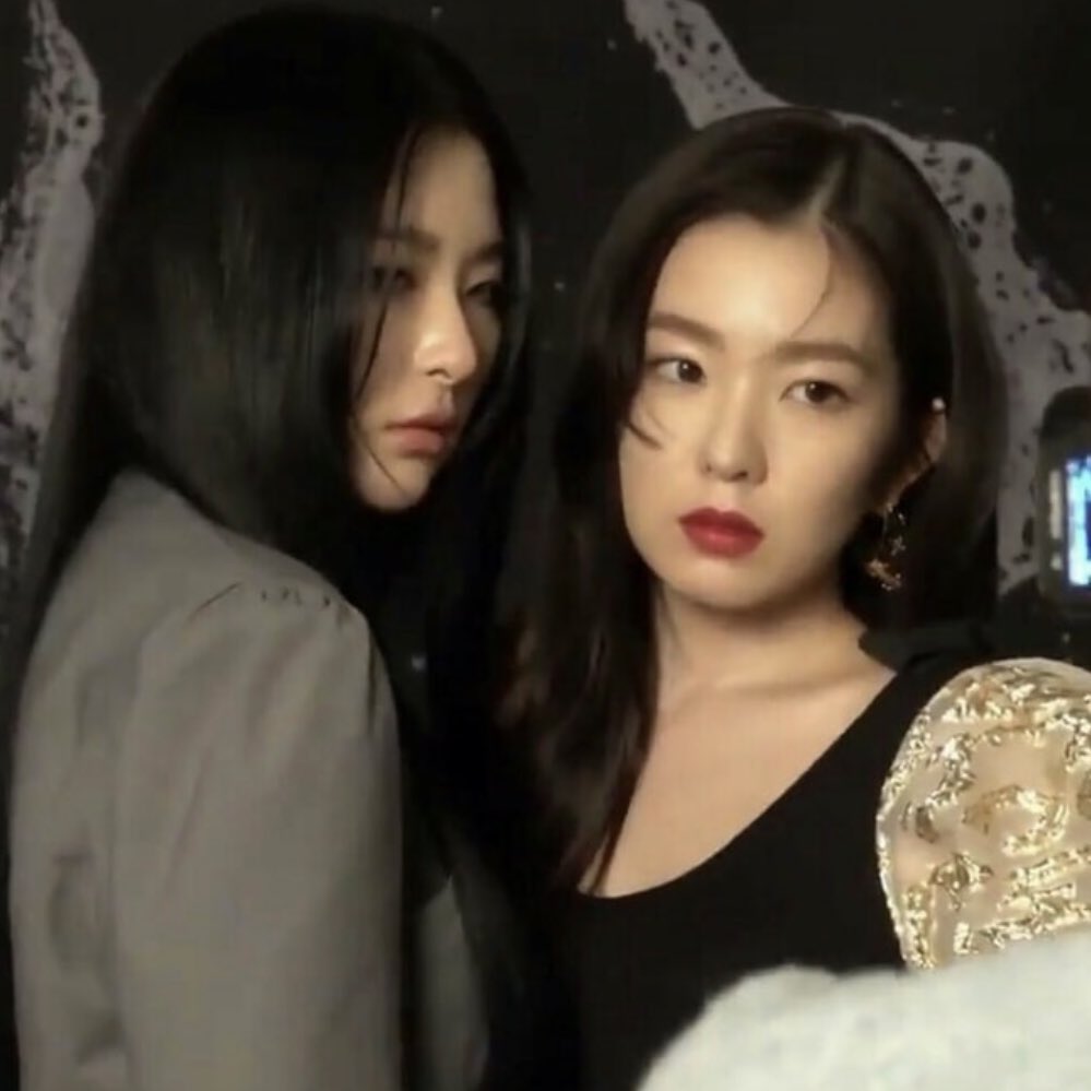 lqofseulgi's tweet photo. 💕happy birthday to our precious baby irene! hope you’ll have an amazing day full of great things such as love and positivity. we love you and miss youuuuuu💕
@RVsmtown 
#Our329WishesforIrene
#HappyIreneDay
#오늘_현탄절_헌법에_나와있대요 https://t.co/A9hO5ZO37H