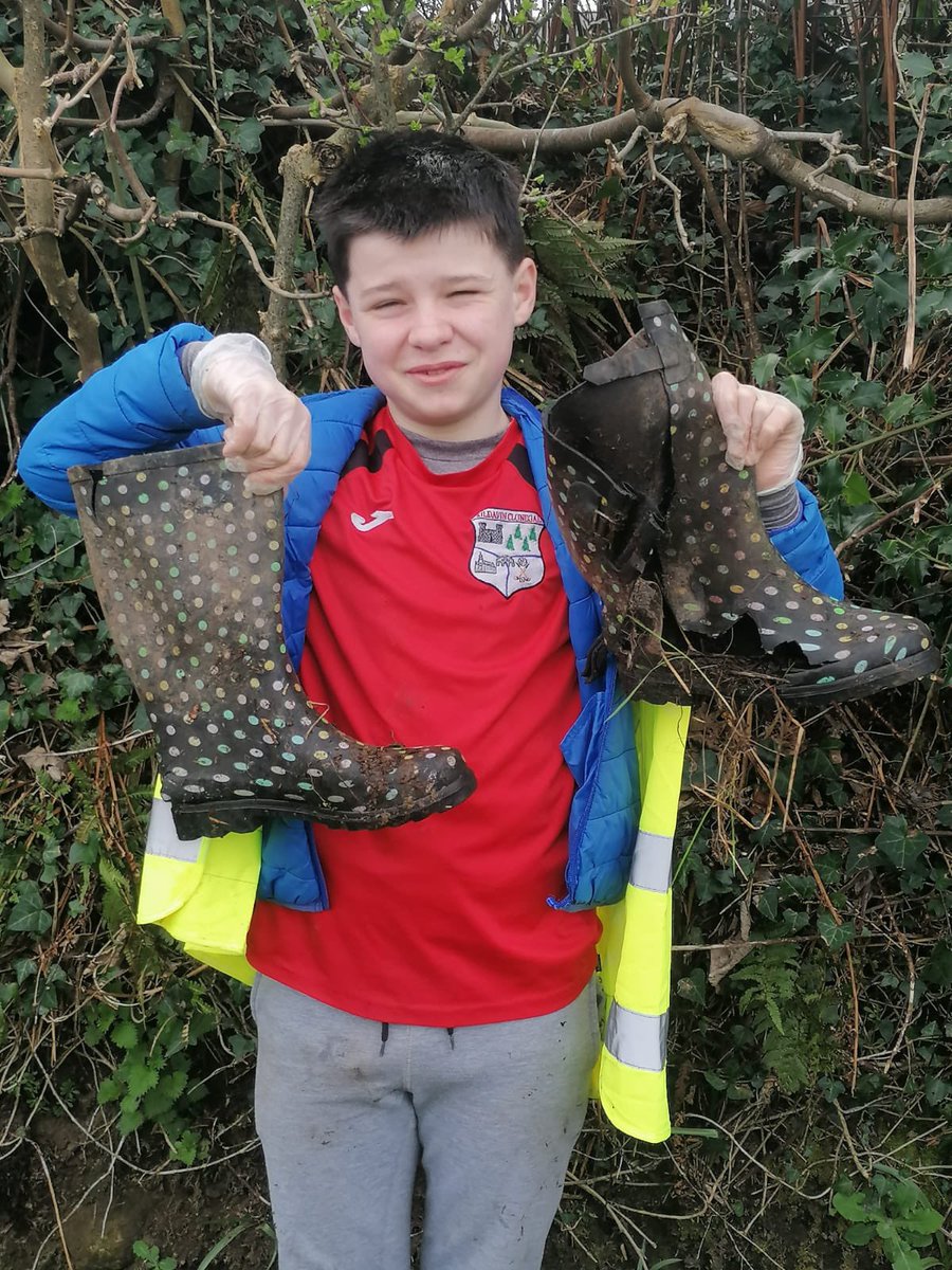 KC_GAA's tweet photo. Could turn into a bring and buy sale yet, serious offers only for these one of a kind wellies in near perfect condition! #keepcarlowclean #kc 🔴⚫️ https://t.co/RBUSn60Ifb